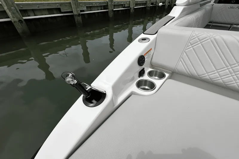 Slide: The Image of Sea Ray SDX 270 Outboard 2025 - 11