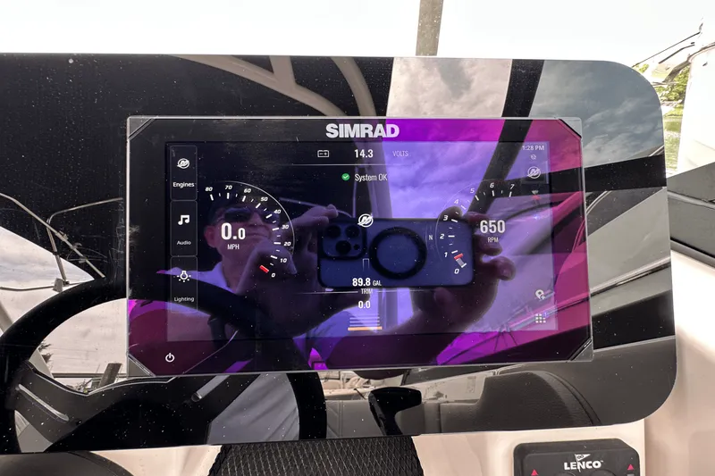 Slide: The Image of Sea Ray SDX 270 Outboard 2025 - 32