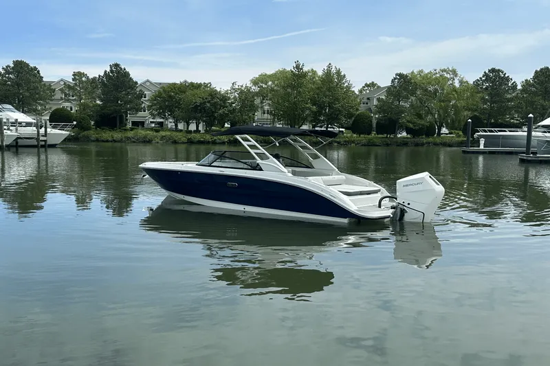 Slide: The Image of Sea Ray SDX 270 Outboard 2025 - 4