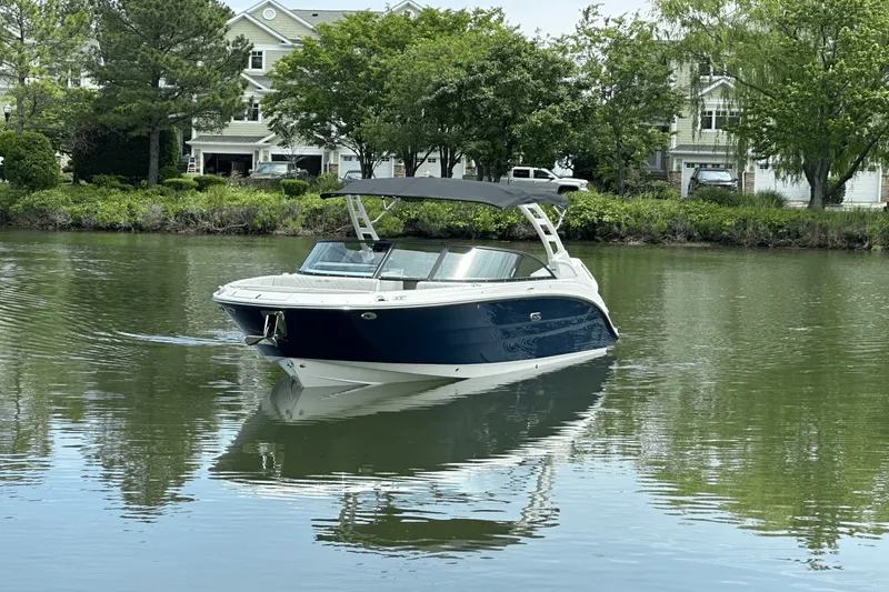 Slide: The Image of Sea Ray SDX 270 Outboard 2025 - 6