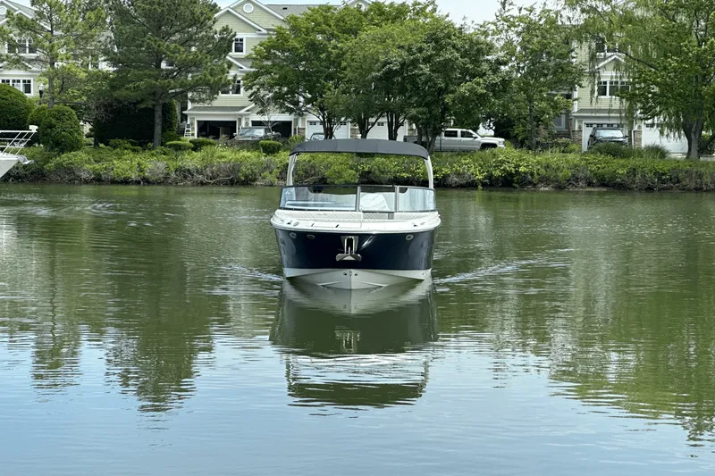 Slide: The Image of Sea Ray SDX 270 Outboard 2025 - 7