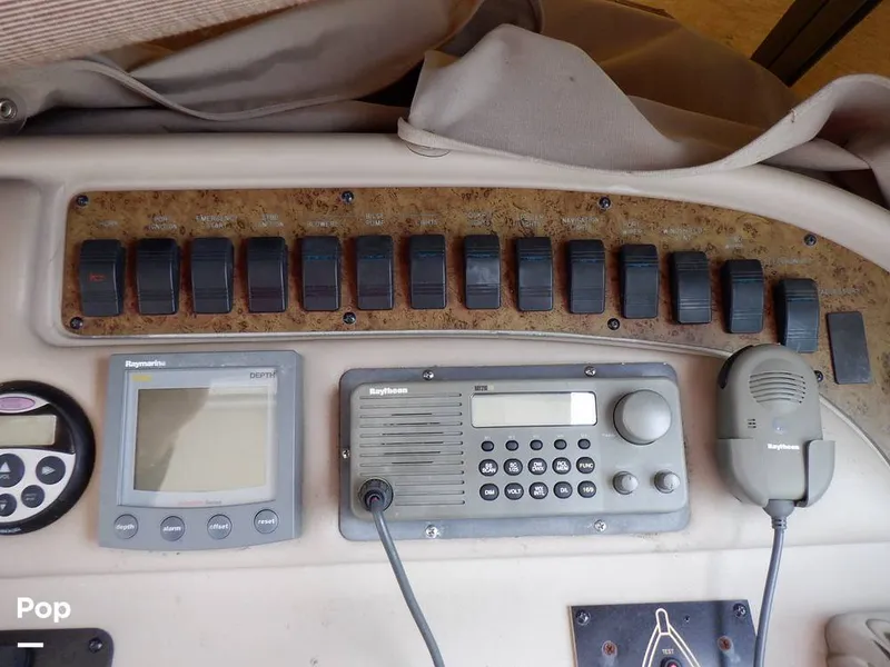 Slide: The Image of Sea Ray 310 Sundancer 1999 - 11479305