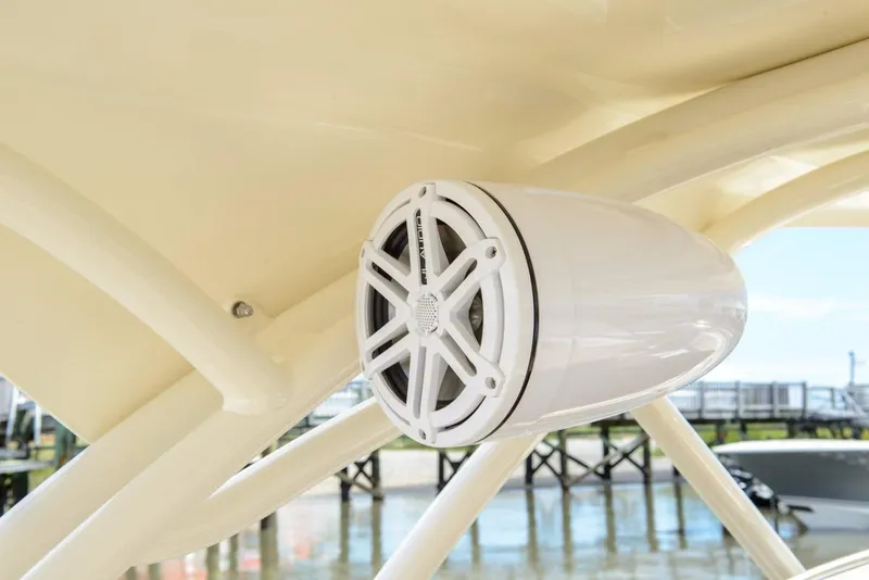 Slide: The Image of Scout 255 Dorado 2025 - 23