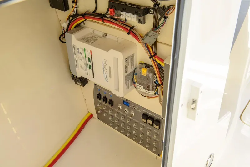 Slide: The Image of Scout 255 Dorado 2025 - 26