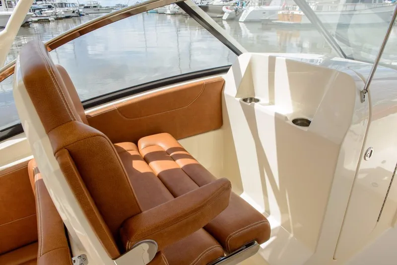 Slide: The Image of Scout 255 Dorado 2025 - 28