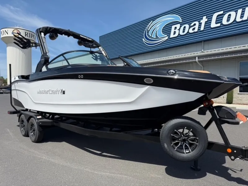 Slide: The Image of MasterCraft XT24 2025 - 3