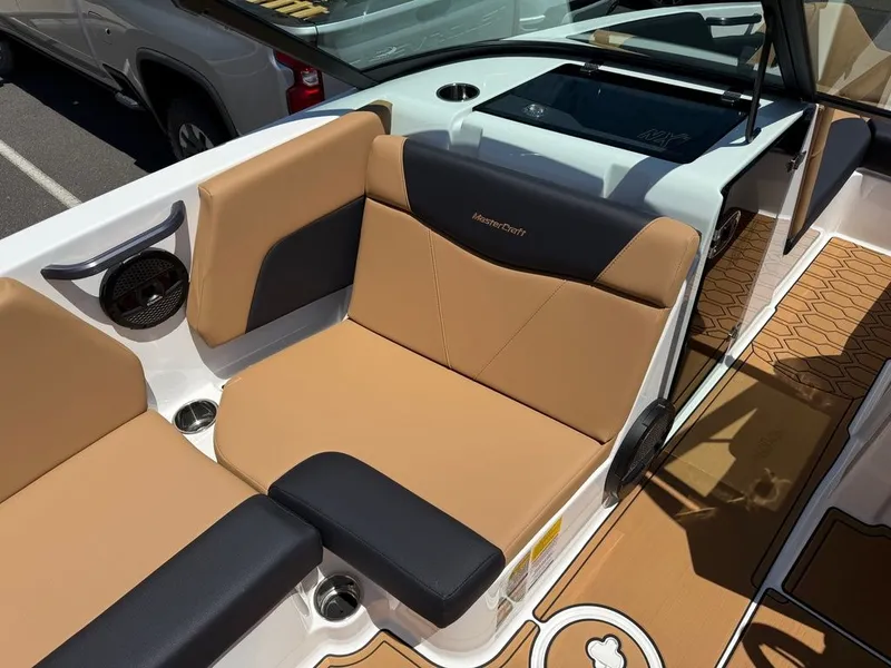 Slide: The Image of MasterCraft NXT22 2025 - 9