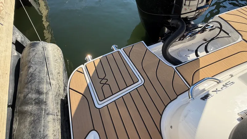 Slide: The Image of Sea Ray SPX 190 Outboard 2025 - 12