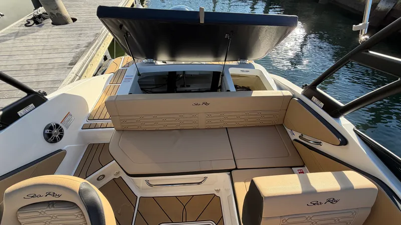 Slide: The Image of Sea Ray SPX 190 Outboard 2025 - 14