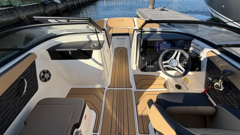 Slide: The Image of Sea Ray SPX 190 Outboard 2025 - 27