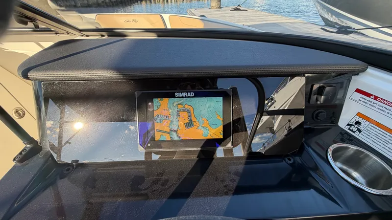 Slide: The Image of Sea Ray SPX 190 Outboard 2025 - 28