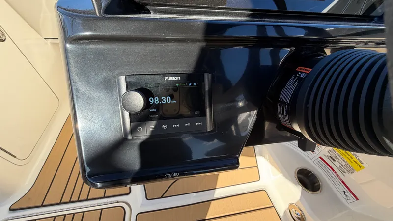 Slide: The Image of Sea Ray SPX 190 Outboard 2025 - 30