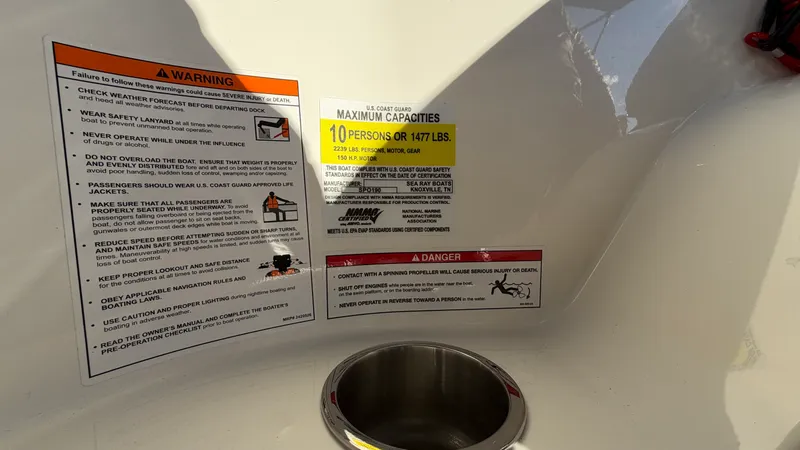 Slide: The Image of Sea Ray SPX 190 Outboard 2025 - 33