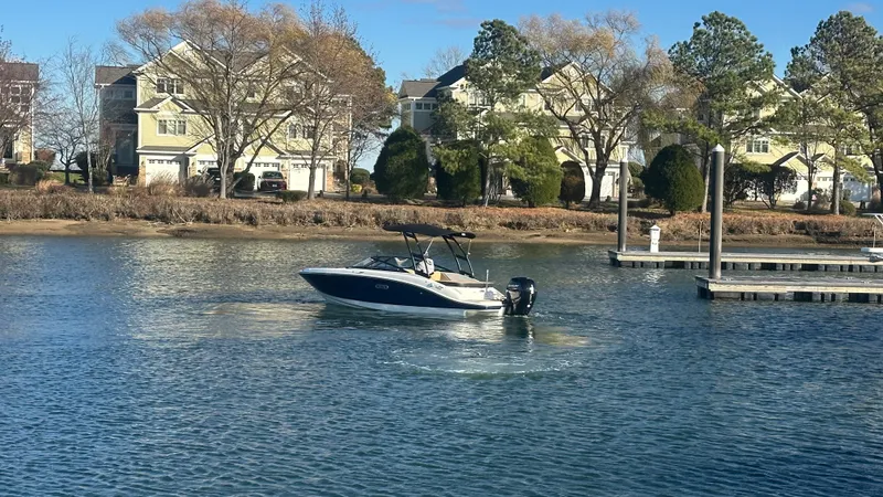 Slide: The Image of Sea Ray SPX 190 Outboard 2025 - 4