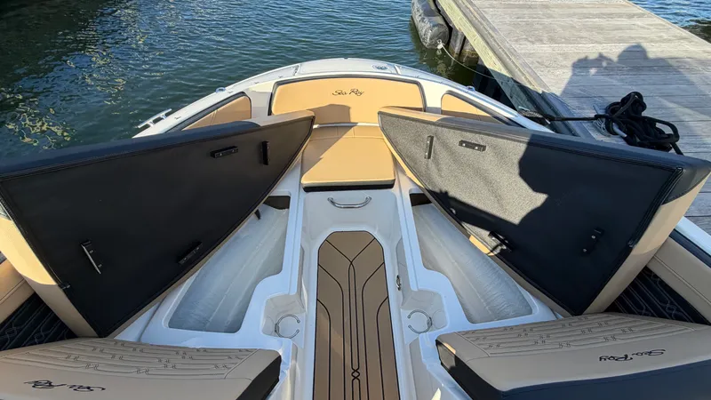 Slide: The Image of Sea Ray SPX 190 Outboard 2025 - 46