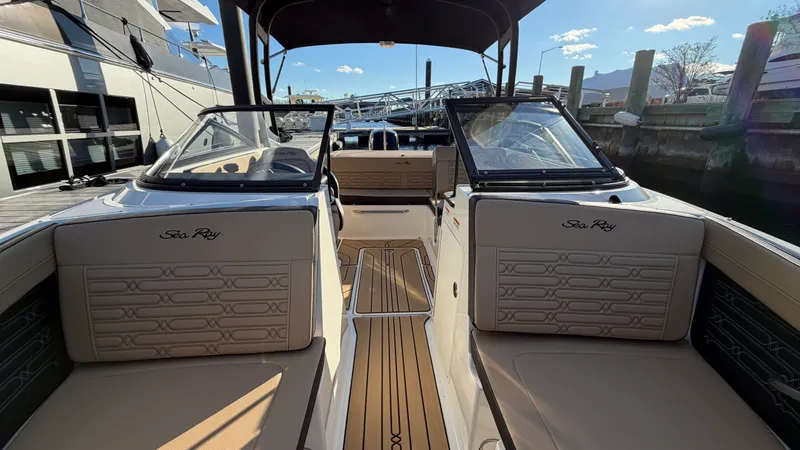 Slide: The Image of Sea Ray SPX 190 Outboard 2025 - 49