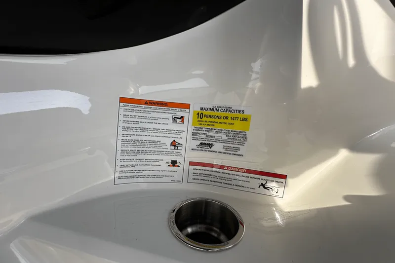 Slide: The Image of Sea Ray SPX 190 Outboard 2025 - 36