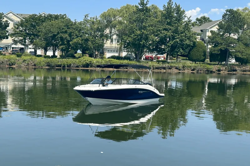 Slide: The Image of Sea Ray SPX 190 Outboard 2025 - 6