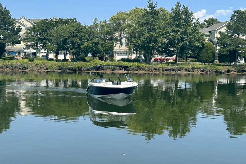 Slide: The Image of Sea Ray SPX 190 Outboard 2025 - 7