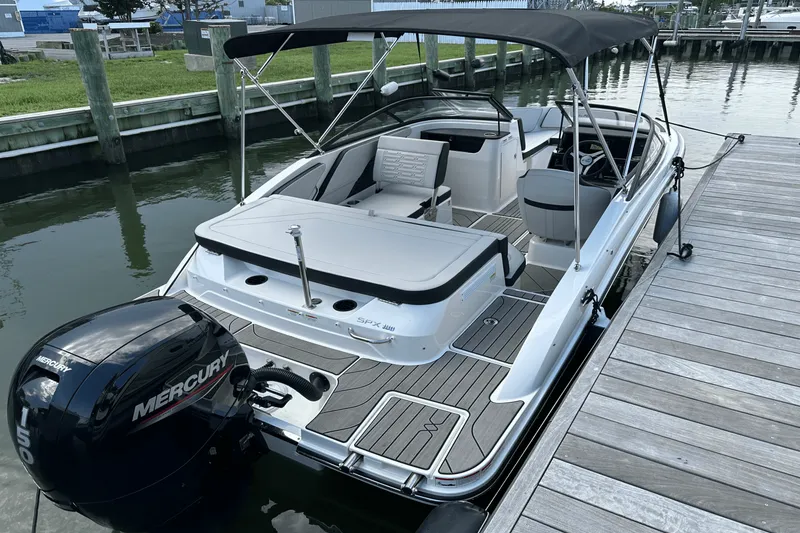 Slide: The Image of Sea Ray SPX 190 Outboard 2025 - 8