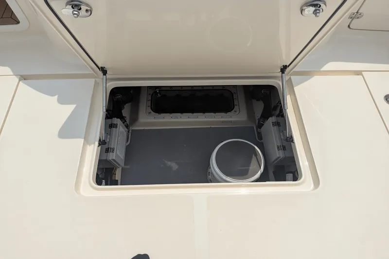 Slide: The Image of Scout 420 LXF 2020 - 12