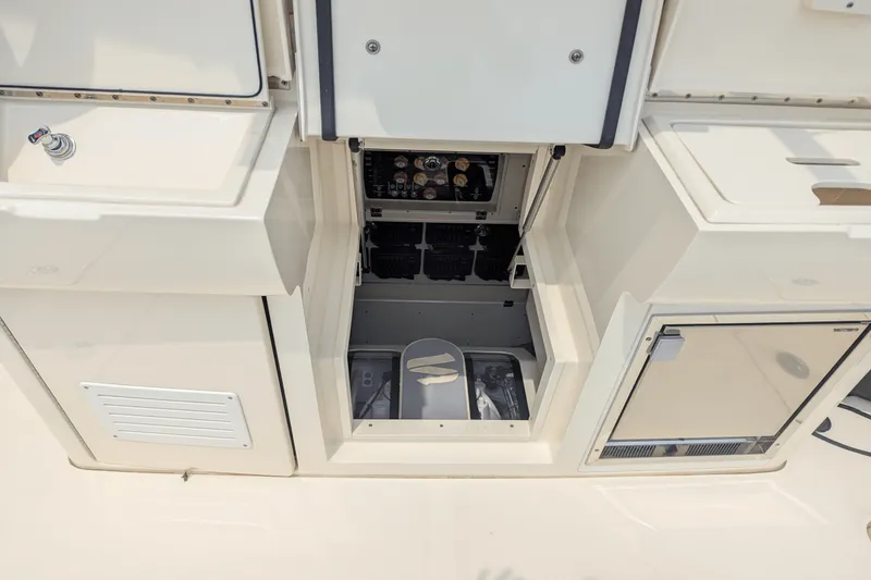 Slide: The Image of Scout 420 LXF 2020 - 16