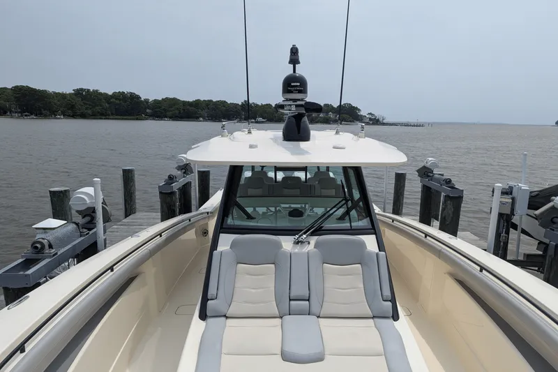 Slide: The Image of Scout 420 LXF 2020 - 32