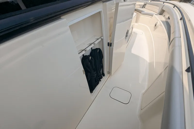 Slide: The Image of Scout 420 LXF 2020 - 33