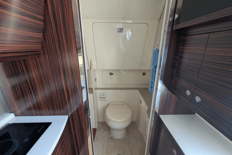 Slide: The Image of Scout 420 LXF 2020 - 34