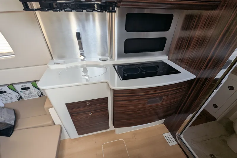 Slide: The Image of Scout 420 LXF 2020 - 36