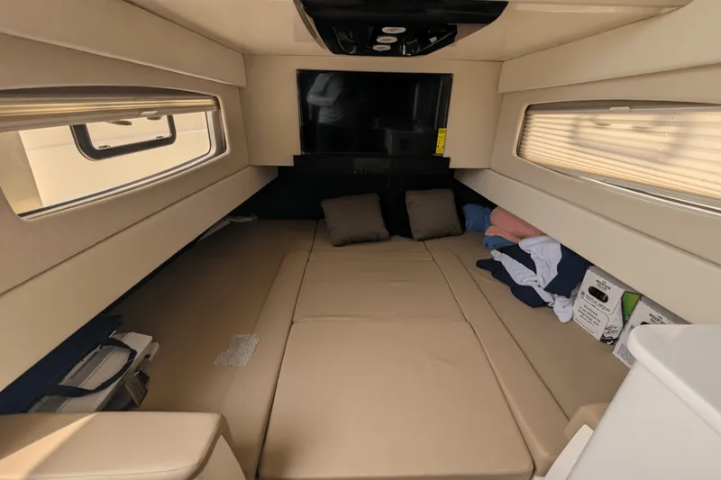 Slide: The Image of Scout 420 LXF 2020 - 38