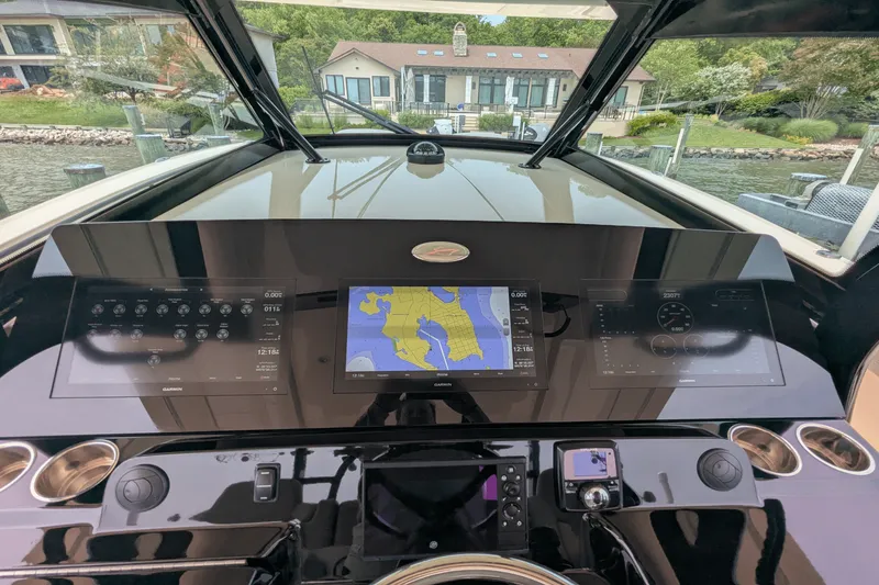 Slide: The Image of Scout 420 LXF 2020 - 39