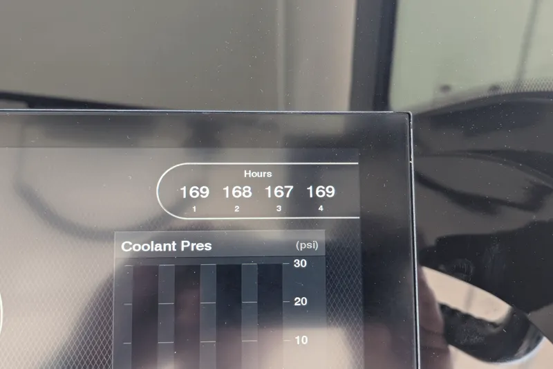 Slide: The Image of Scout 420 LXF 2020 - 43