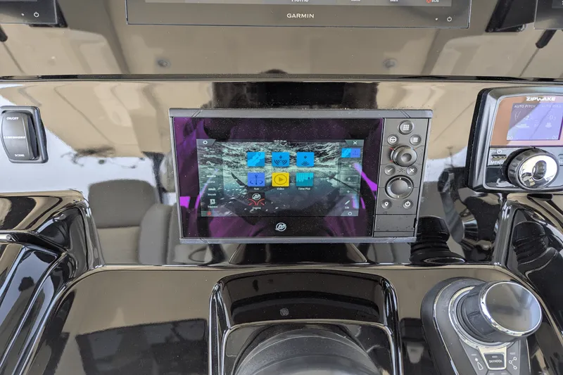 Slide: The Image of Scout 420 LXF 2020 - 45