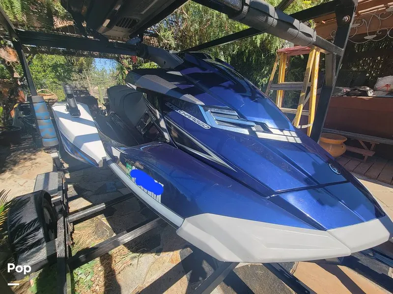 Slide: The Image of Yamaha FX SHO and FZS SHO 2013 - 11518002