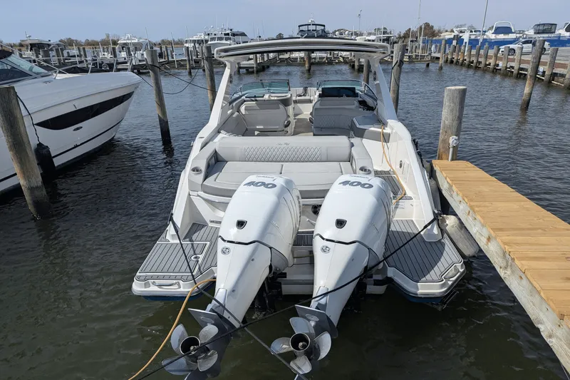 Slide: The Image of Sea Ray 310 SLX OUTBOARD 2021 - 10