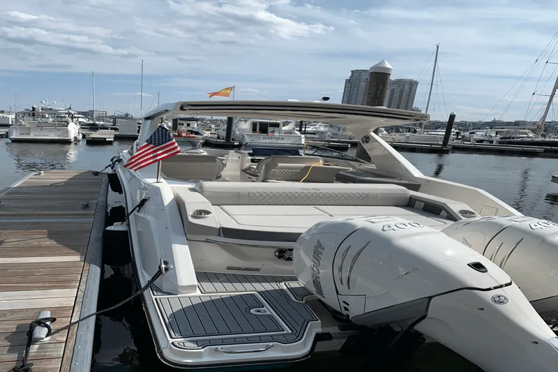 Slide: The Image of Sea Ray 310 SLX OUTBOARD 2021 - 27