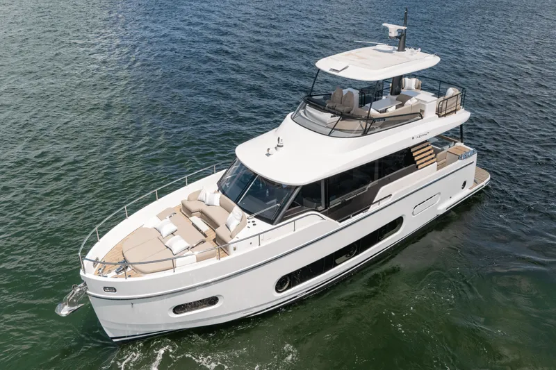 Slide: The Image of Azimut Magellano 60 2025 - 10