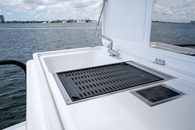 Slide: The Image of Azimut Magellano 60 2025 - 22