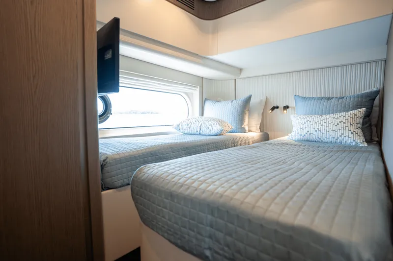 Slide: The Image of Azimut Magellano 60 2025 - 37