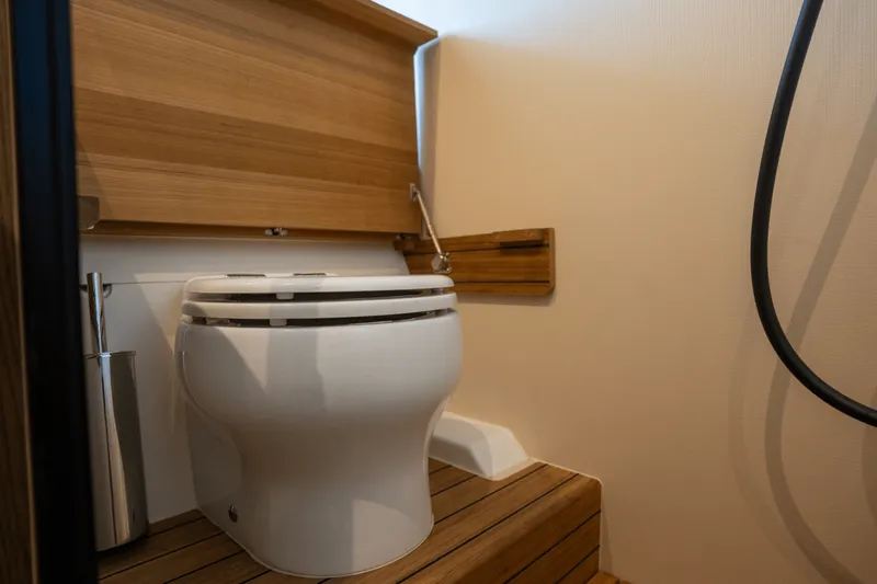 Slide: The Image of Azimut Magellano 60 2025 - 45