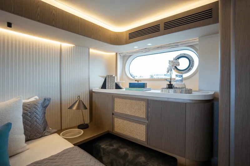 Slide: The Image of Azimut Magellano 60 2025 - 50