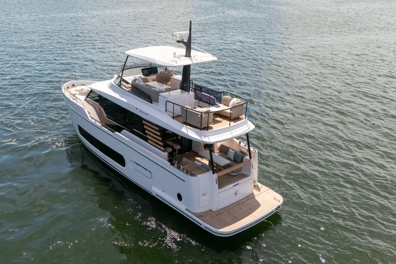 Slide: The Image of Azimut Magellano 60 2025 - 7