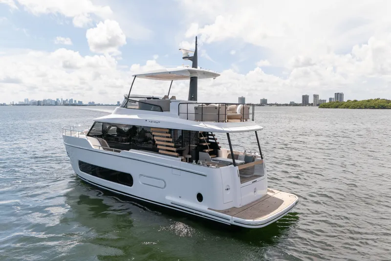 Slide: The Image of Azimut Magellano 60 2025 - 8