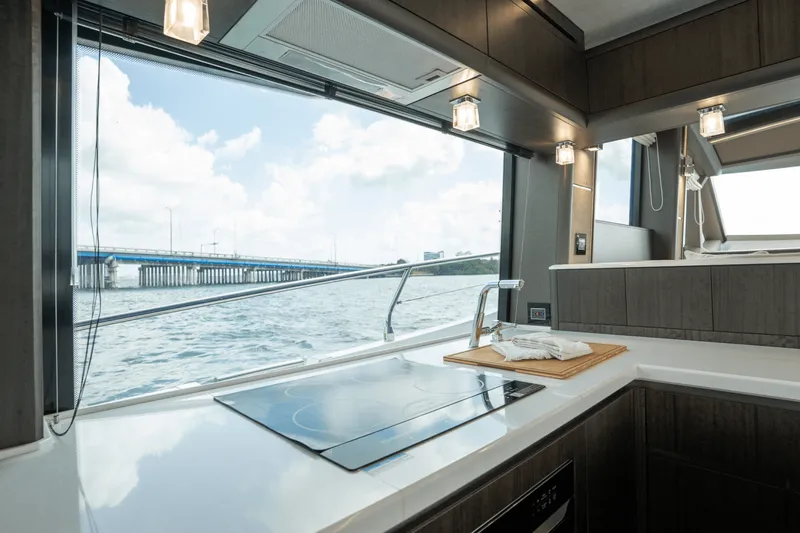 Slide: The Image of Galeon 680 FLY 2025 - 11