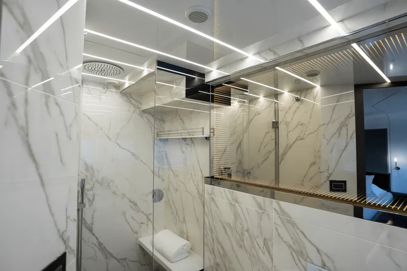 Slide: The Image of Galeon 680 FLY 2025 - 24