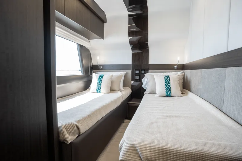 Slide: The Image of Galeon 680 FLY 2025 - 29