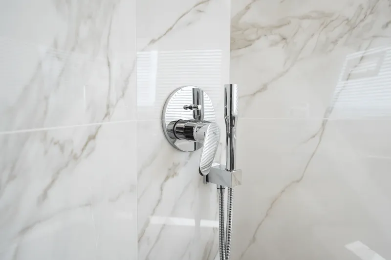 Slide: The Image of Galeon 680 FLY 2025 - 35