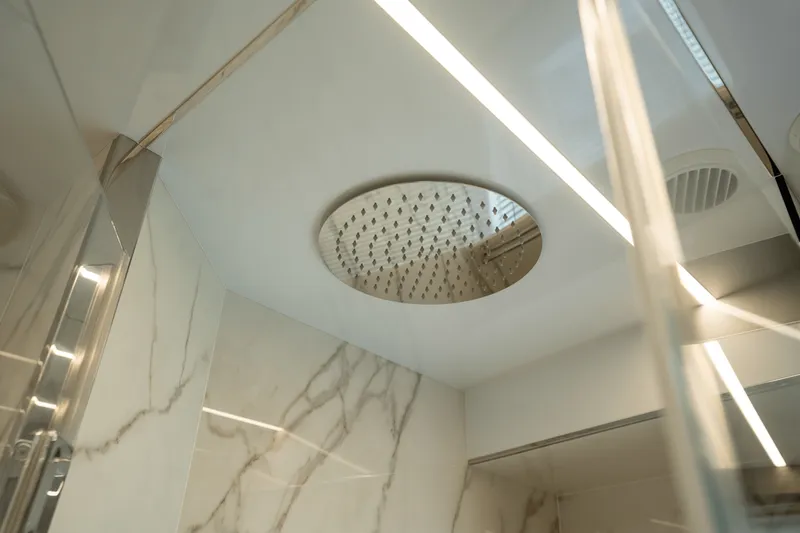 Slide: The Image of Galeon 680 FLY 2025 - 39