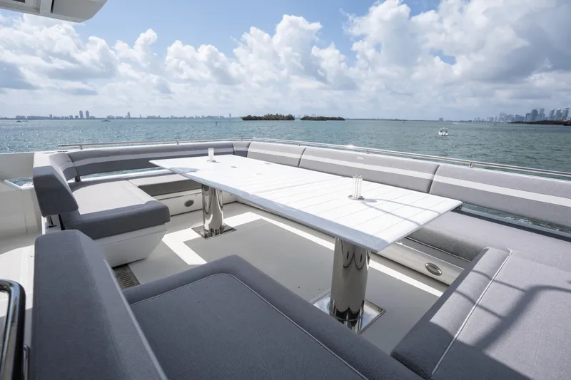 Slide: The Image of Galeon 680 FLY 2025 - 44